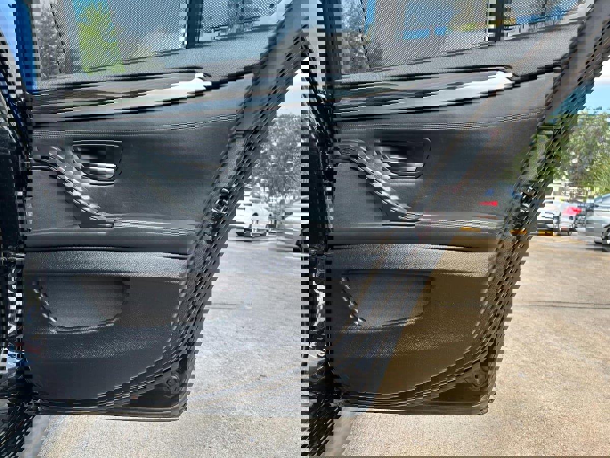 Used 2013 BMW 550i Sedan image 33