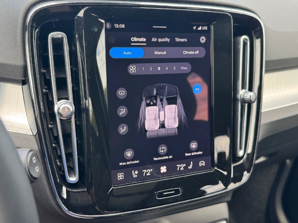 New 2026 Volvo XC40 B5 Ultra w/ Protection Package Premier AWD/4WD image 19
