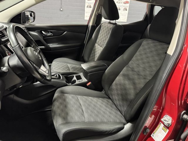 Used 2018 Nissan Rogue Sport SV w/ SV Technology Package AWD/4WD image 20