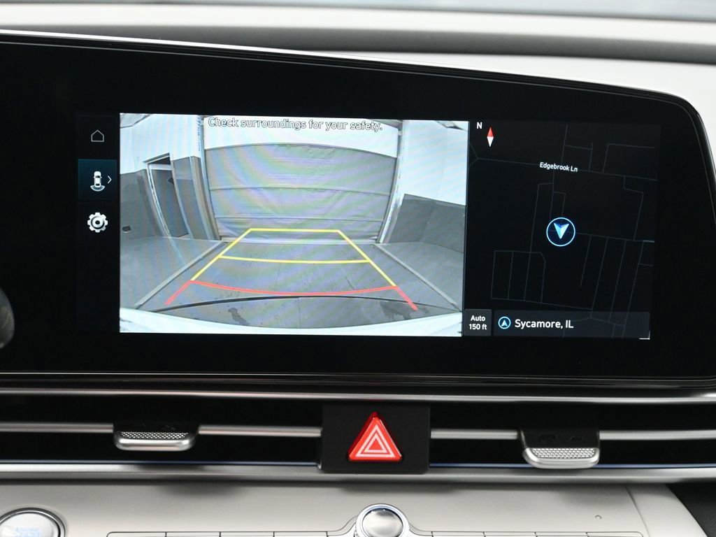 New 2025 Hyundai Elantra Limited image 17