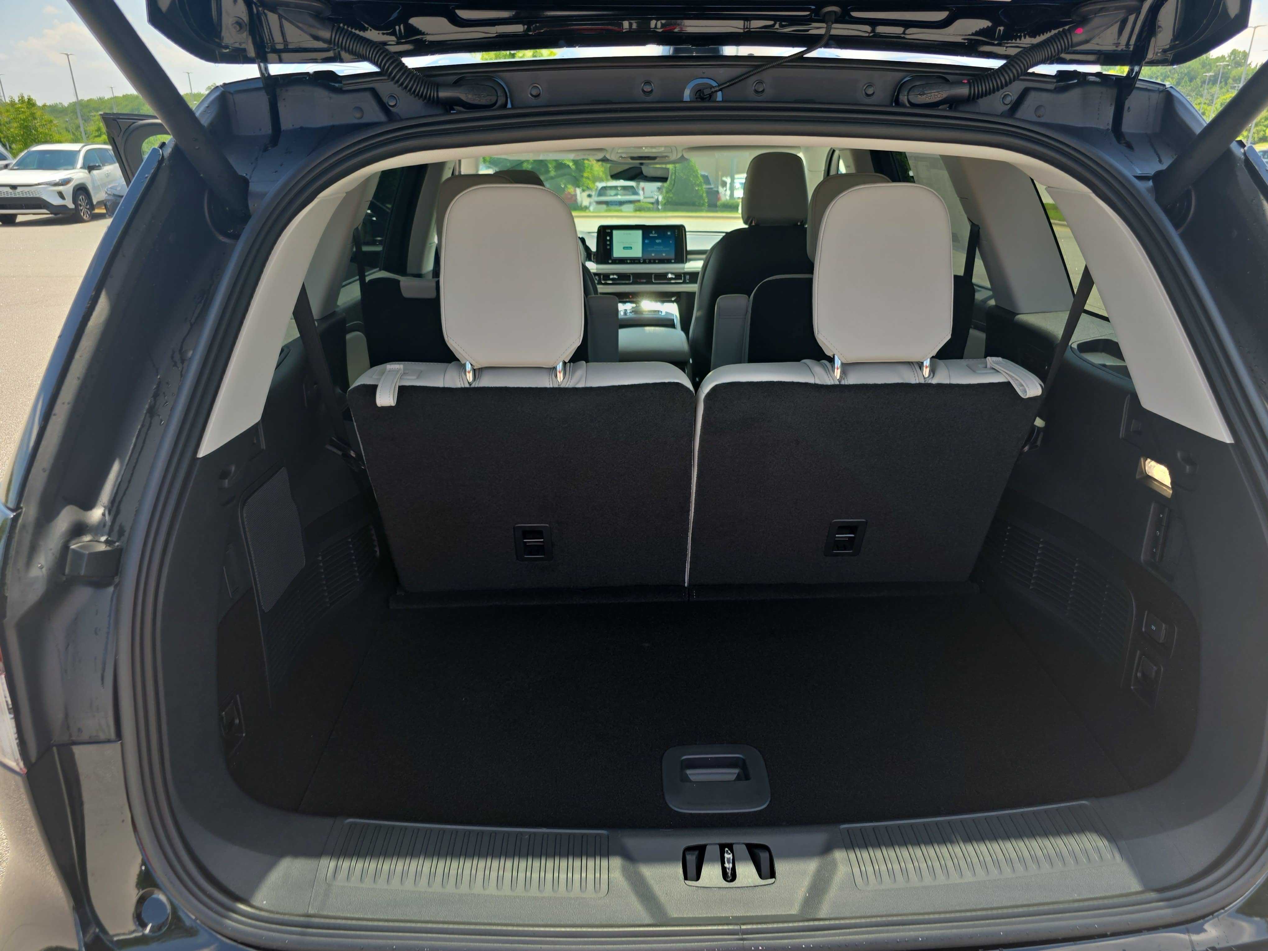 New 2026 Lincoln Aviator AWD image 12