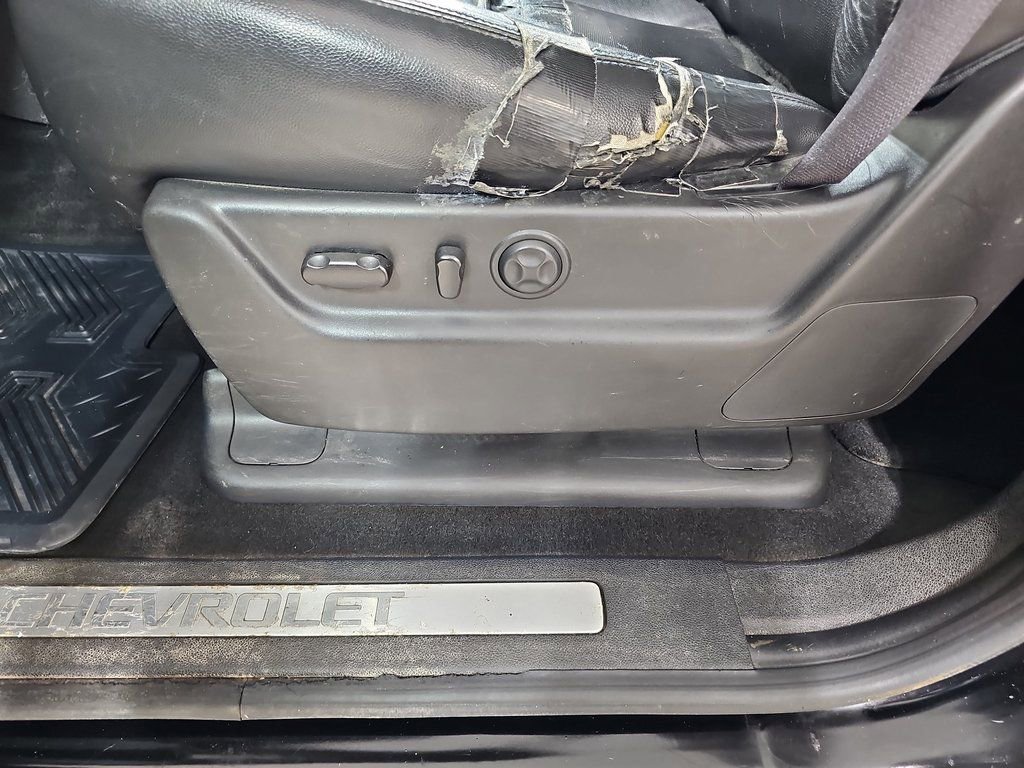 Used 2012 Chevrolet Avalanche LTZ image 32