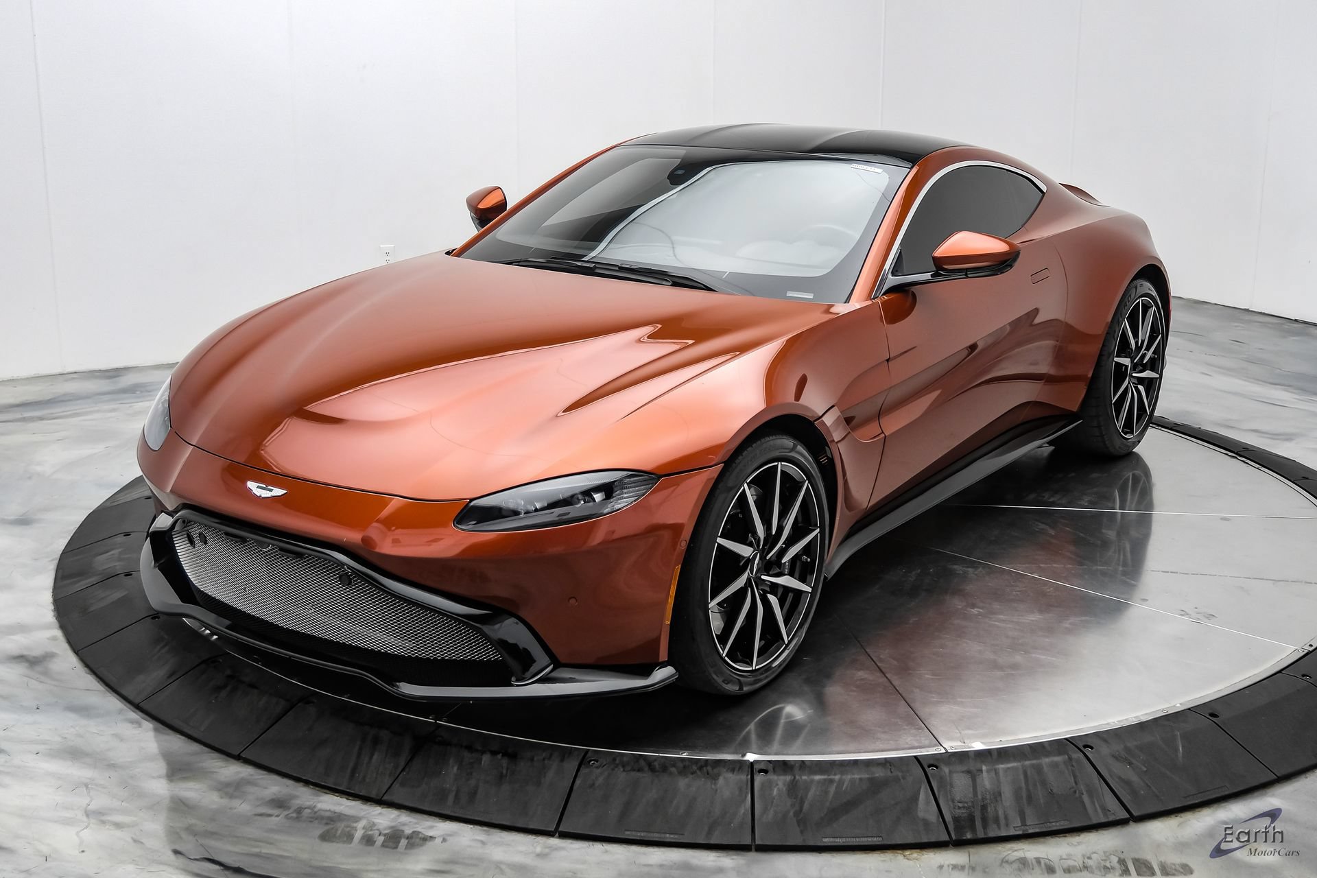 Used 2019 Aston Martin V8 Vantage Coupe RWD image 7