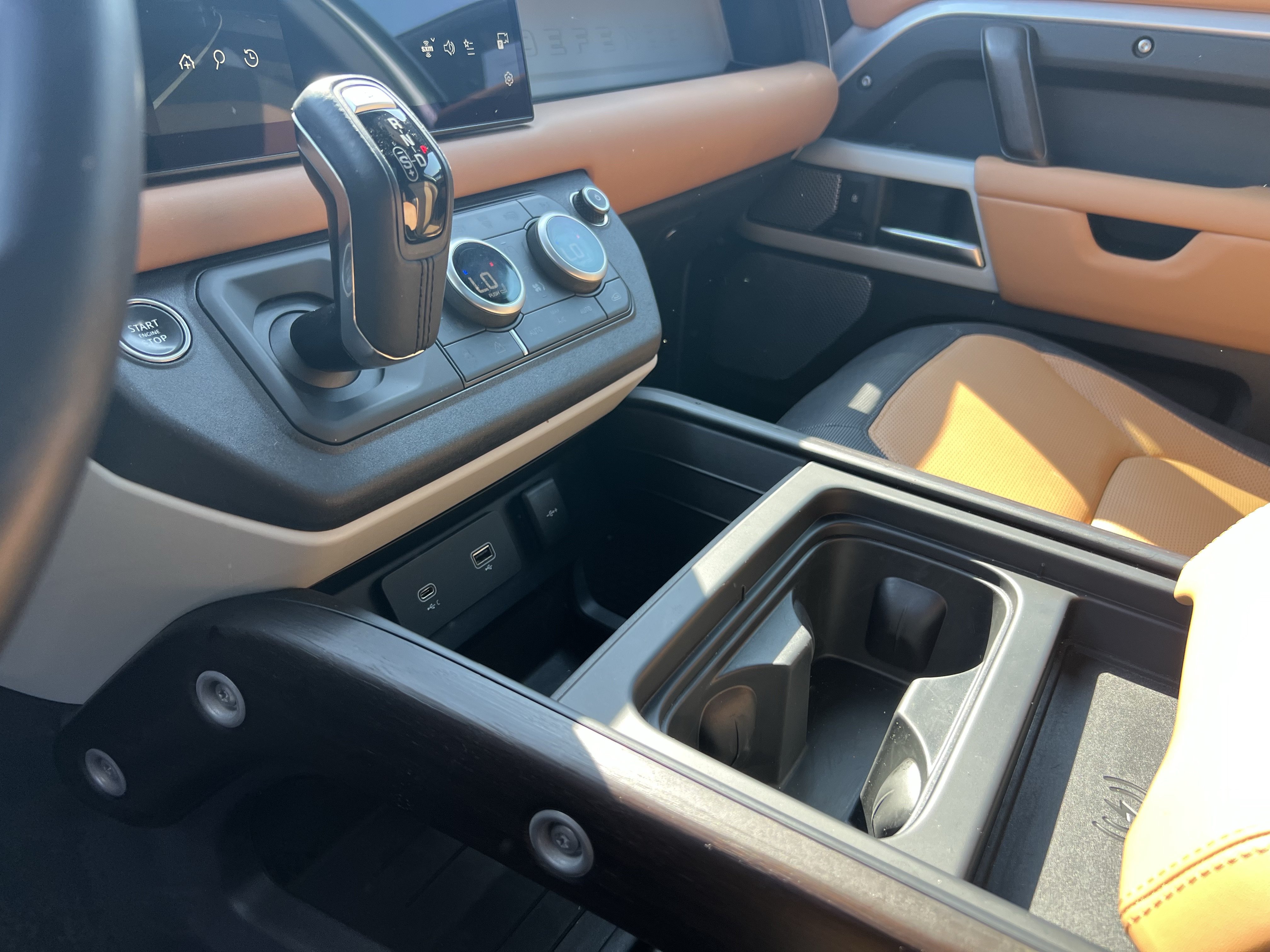Certified 2023 Land Rover Defender 130 X-Dynamic SE AWD/4WD image 28