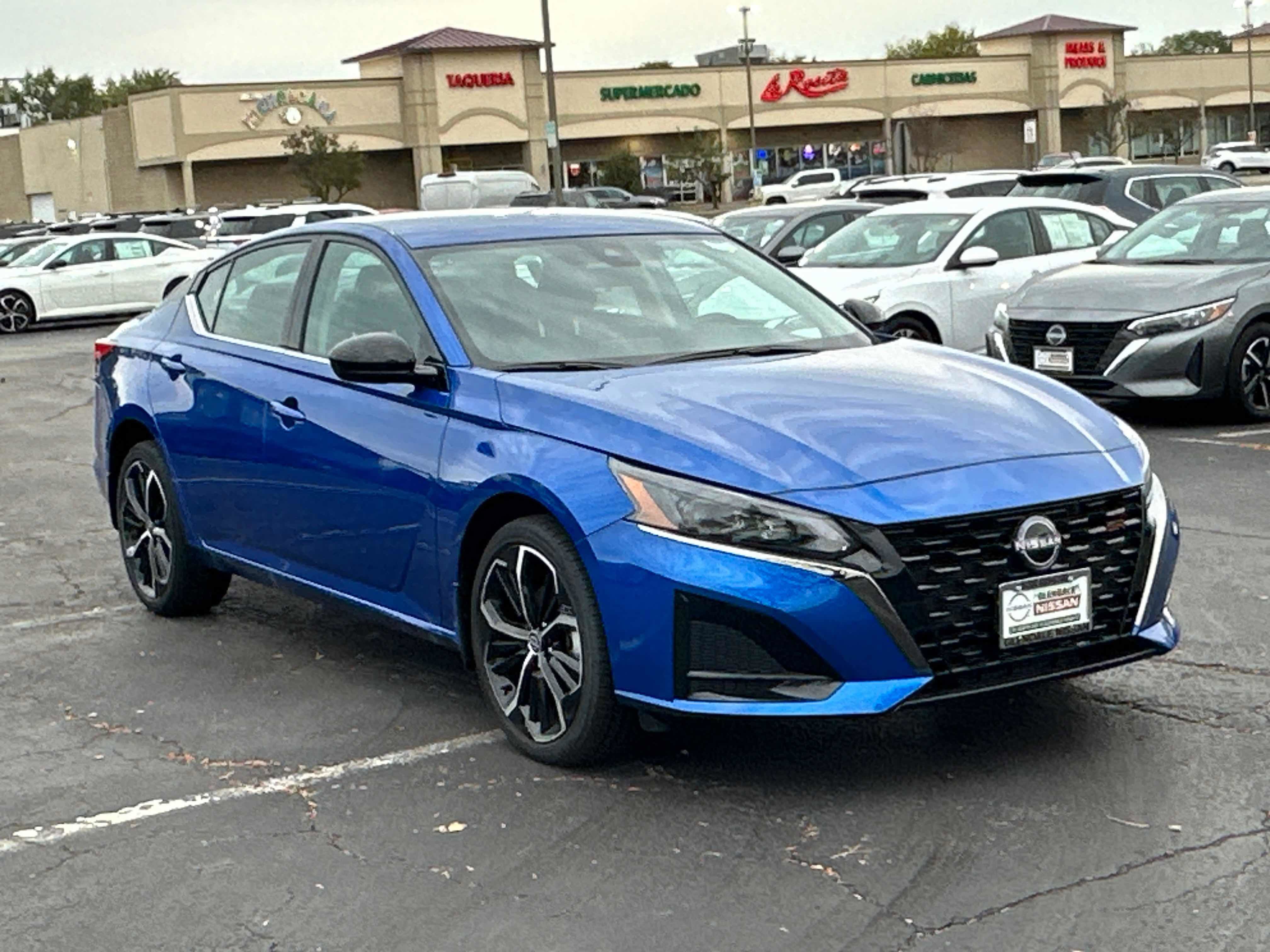 New 2025 Nissan Altima 2.5 SR image 3