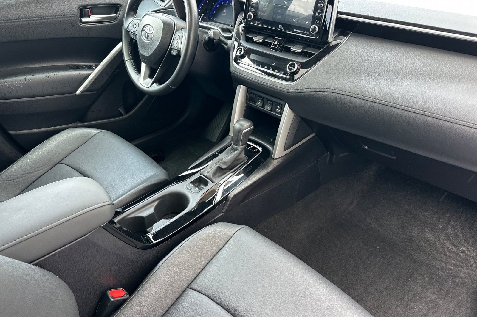 Certified 2022 Toyota Corolla Cross XLE w/ Convenience Package AWD/4WD image 16