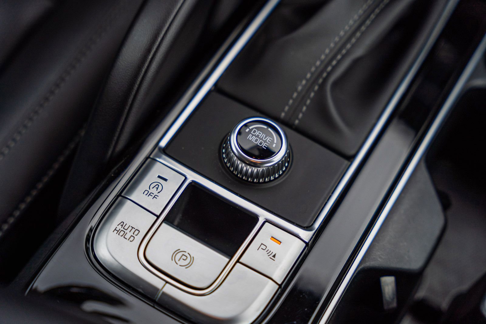 Used 2025 Kia Telluride LX image 31