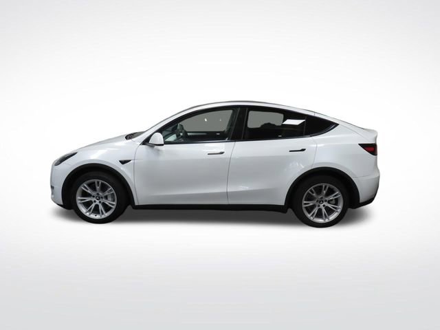 Used 2024 Tesla Model Y Long Range AWD/4WD image 2