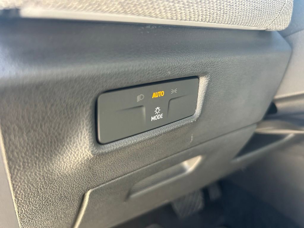 Used 2025 Volkswagen Tiguan S image 54