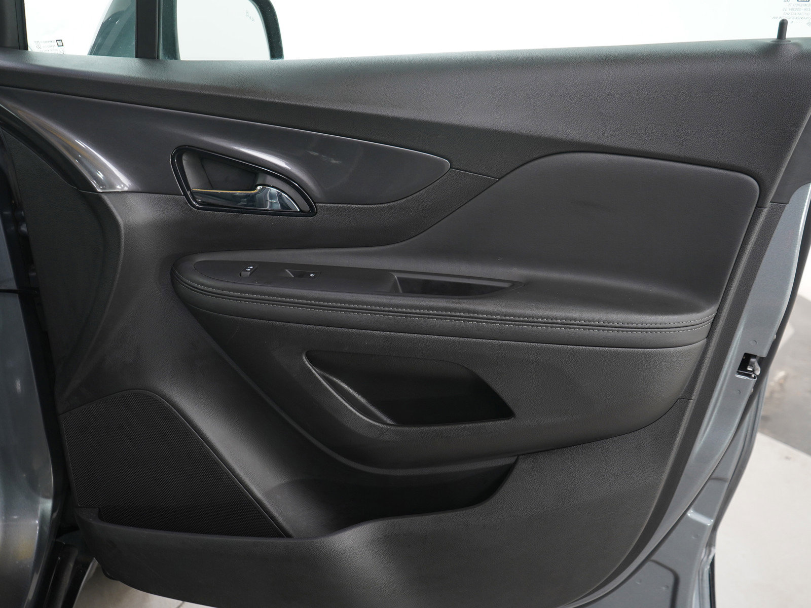 Used 2019 Buick Encore Preferred w/ Safety Package AWD/4WD image 9