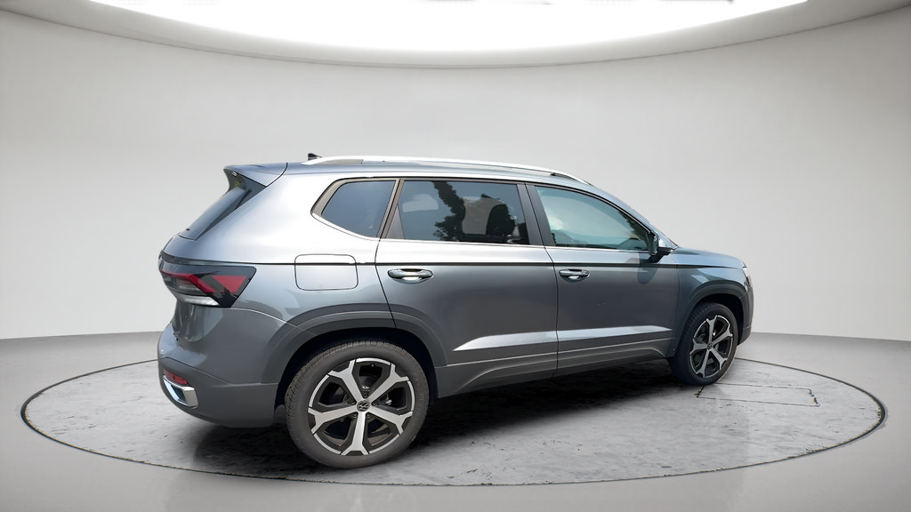 Used 2025 Volkswagen Taos SEL AWD/4WD image 6