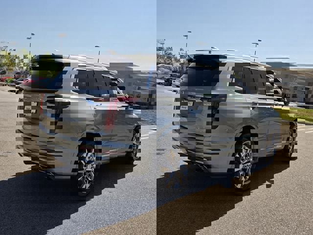 Used 2023 Cadillac XT6 Premium Luxury AWD/4WD image 5