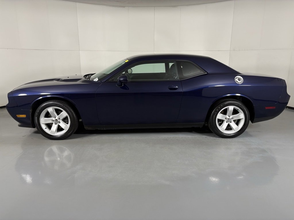 Used 2014 Dodge Challenger SXT image 6