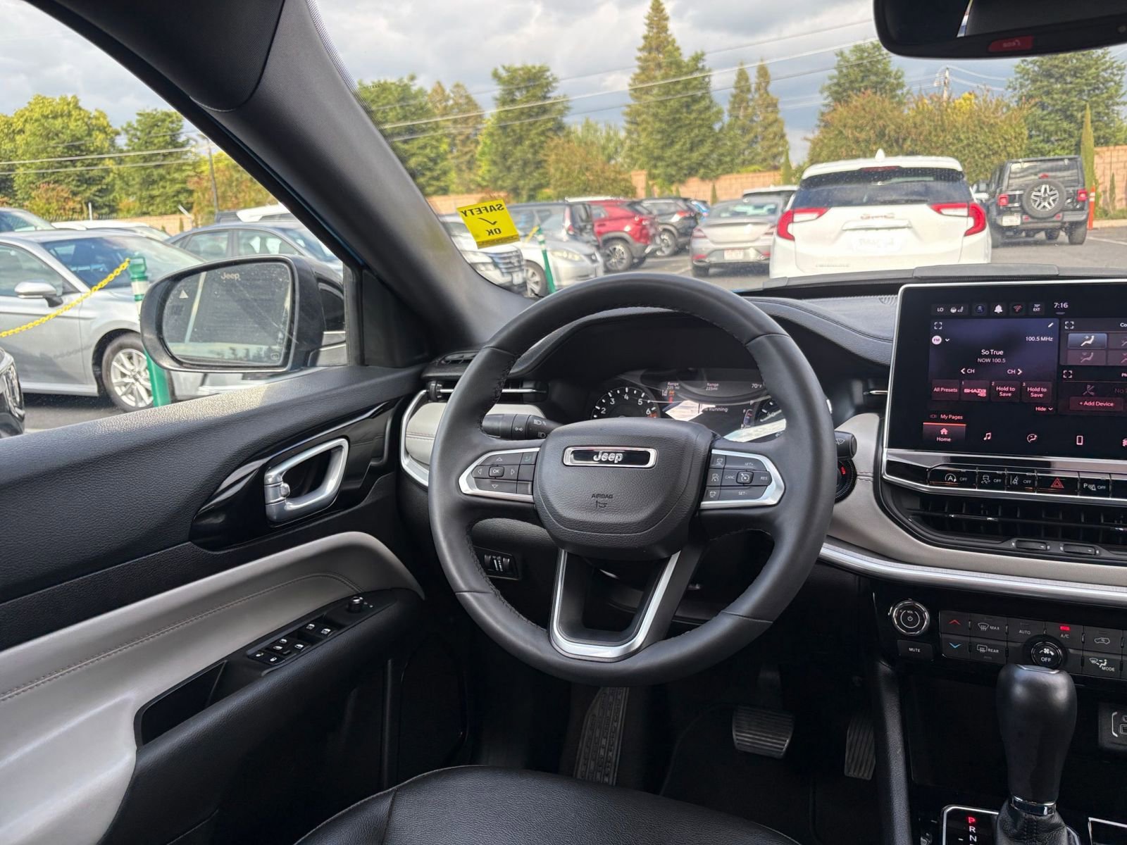 Used 2025 Jeep Compass Limited AWD/4WD image 35