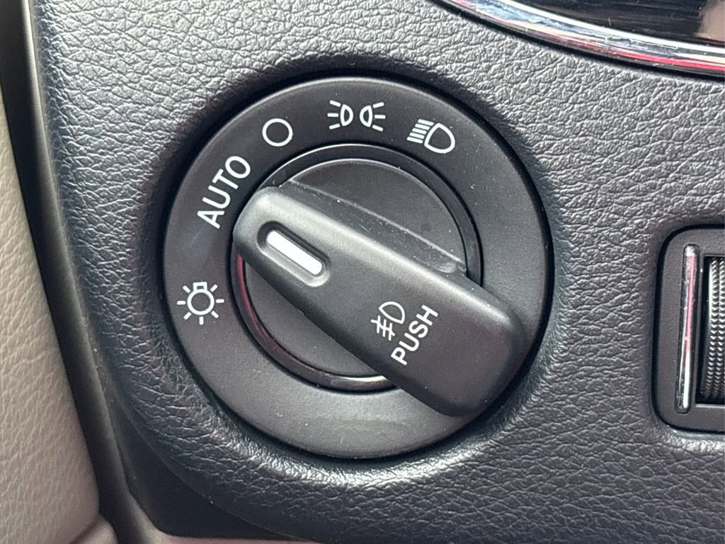 Used 2019 Dodge Grand Caravan SXT image 21