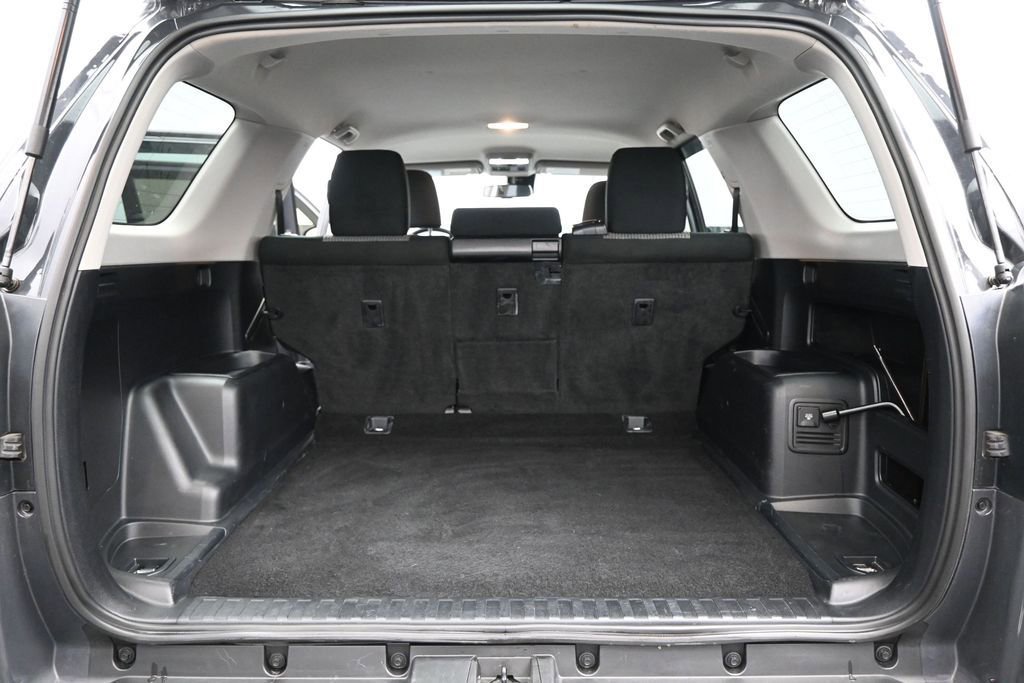 Used 2024 Toyota 4Runner SR5 AWD/4WD image 25