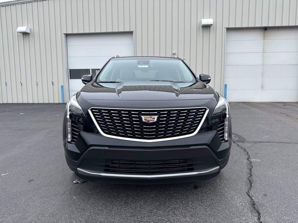Used 2023 Cadillac XT4 Premium Luxury w/ Cold Weather Package FWD image 2