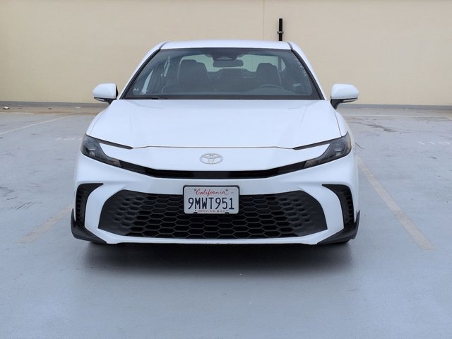 Used 2025 Toyota Camry SE FWD image 2
