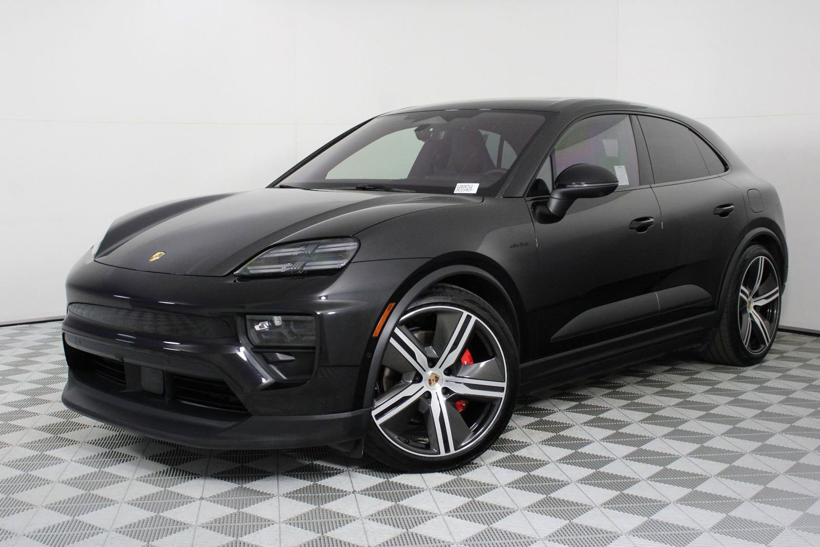 Certified 2025 Porsche Macan 4S Electric image 1