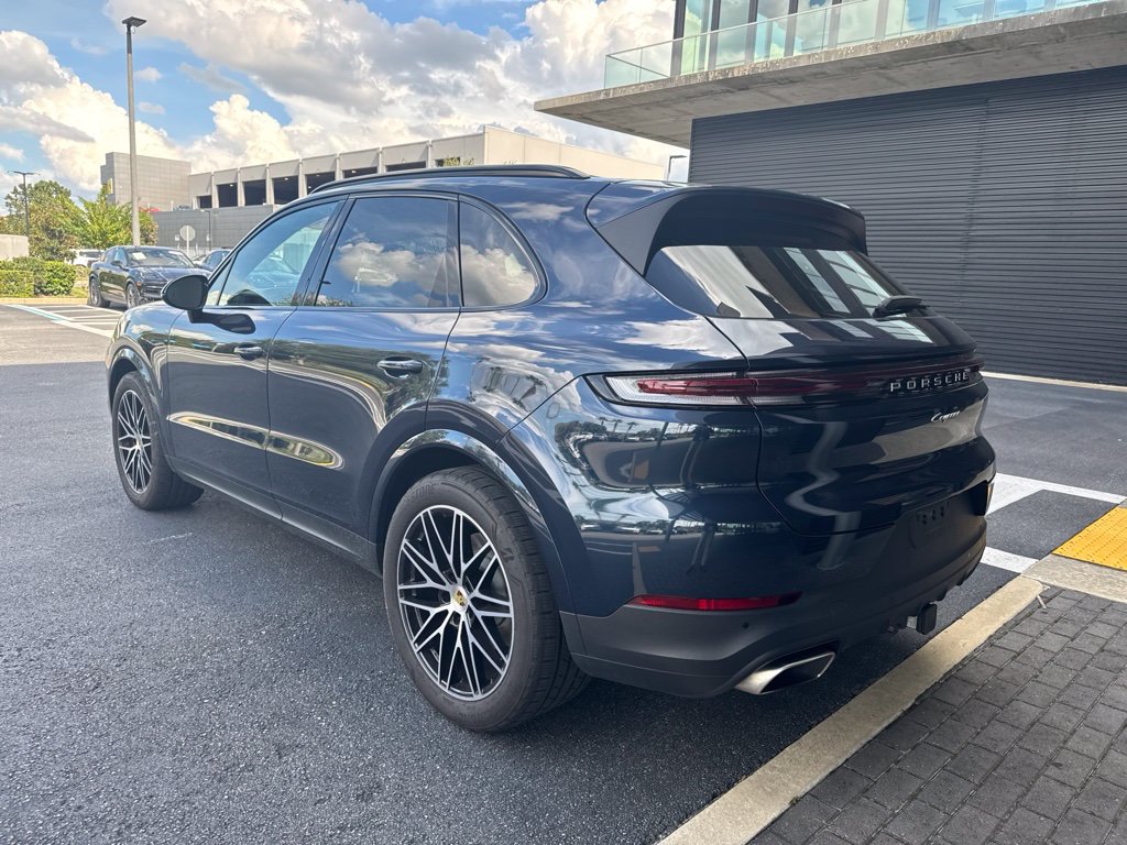 Certified 2024 Porsche Cayenne AWD/4WD image 4
