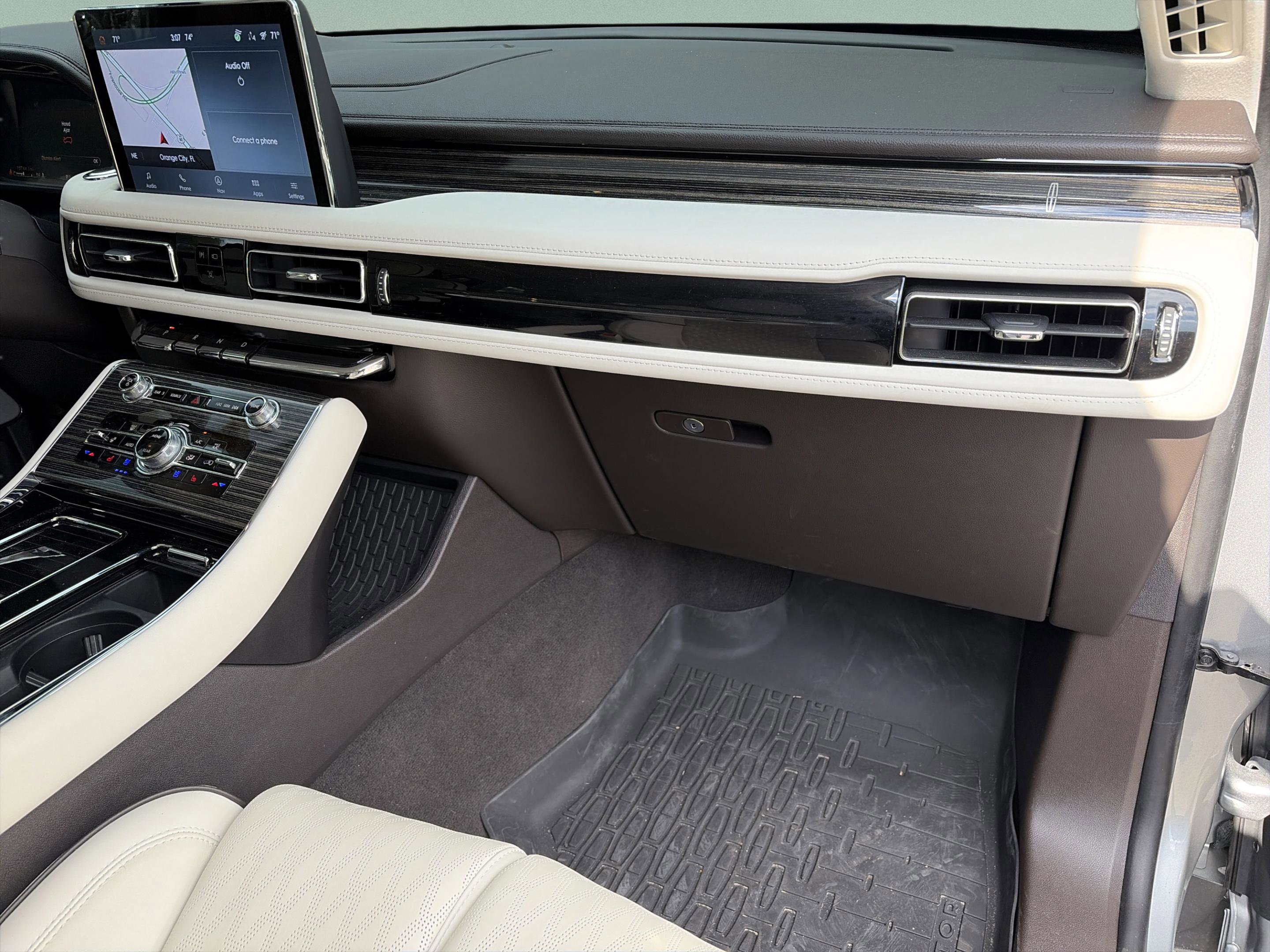 Used 2024 Lincoln Aviator Black Label w/ Dynamic Handling Package image 24