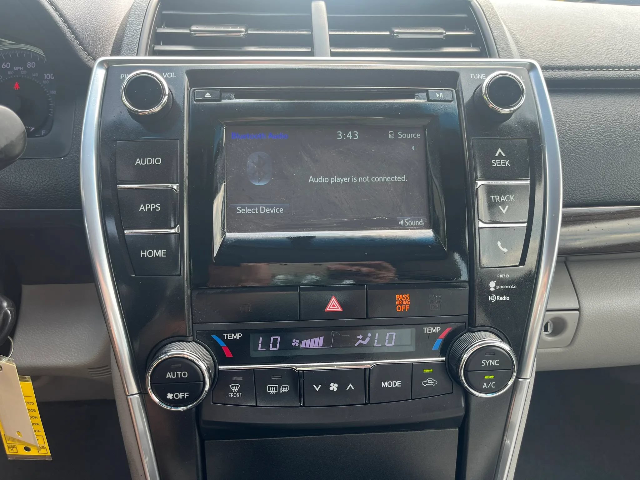 Used 2015 Toyota Camry XLE FWD image 18