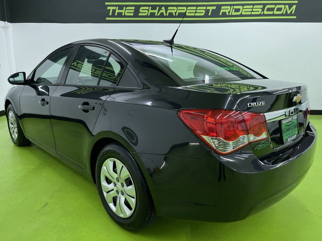 Used 2013 Chevrolet Cruze LS FWD image 7