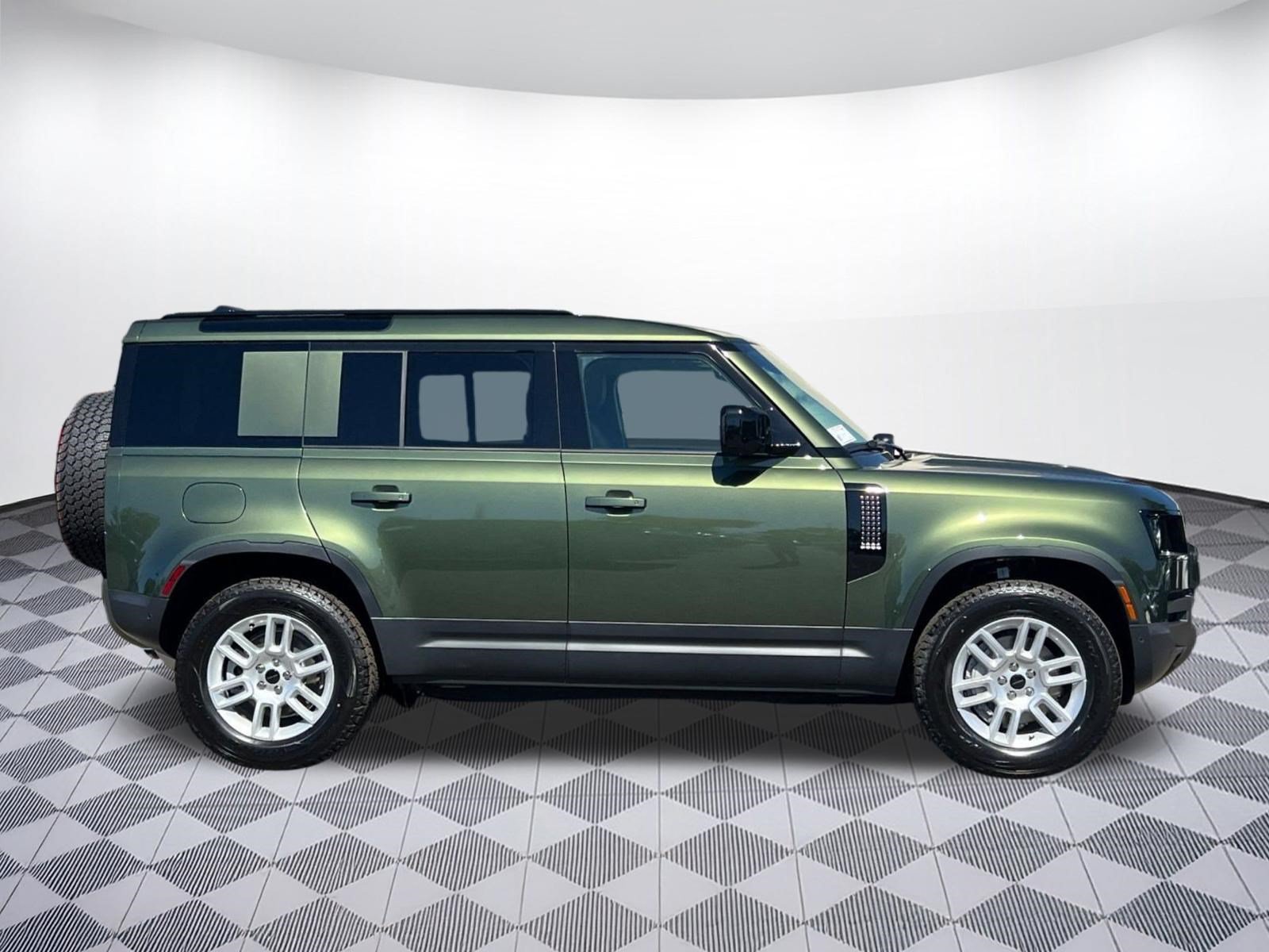 New 2026 Land Rover Defender 110 S AWD/4WD image 6