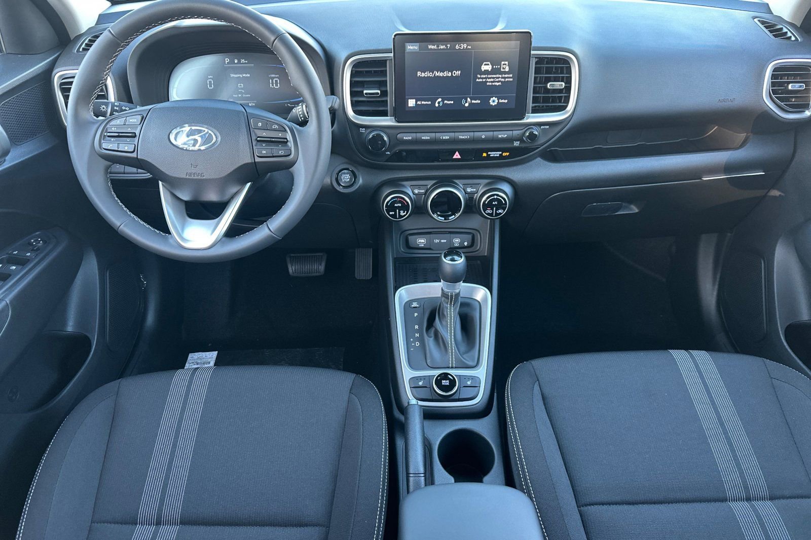 Used 2026 Hyundai Venue SEL image 16