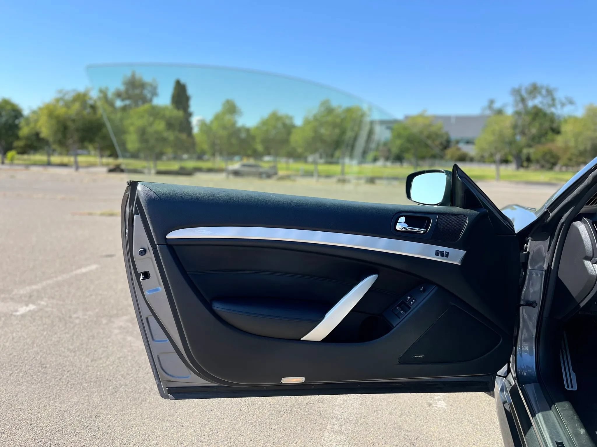 Used 2015 INFINITI Q60 Sport RWD image 9