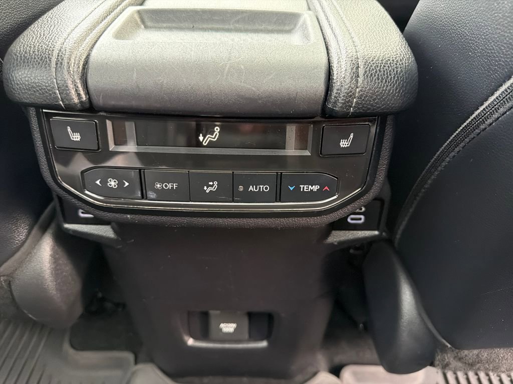 Used 2024 Toyota Grand Highlander FWD image 36
