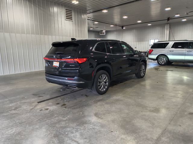 Used 2025 Buick Enclave Preferred AWD/4WD image 8