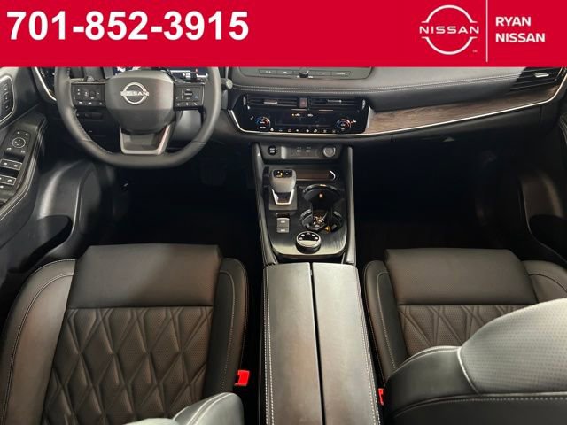 Certified 2025 Nissan Rogue Platinum w/ Tech Package image 2