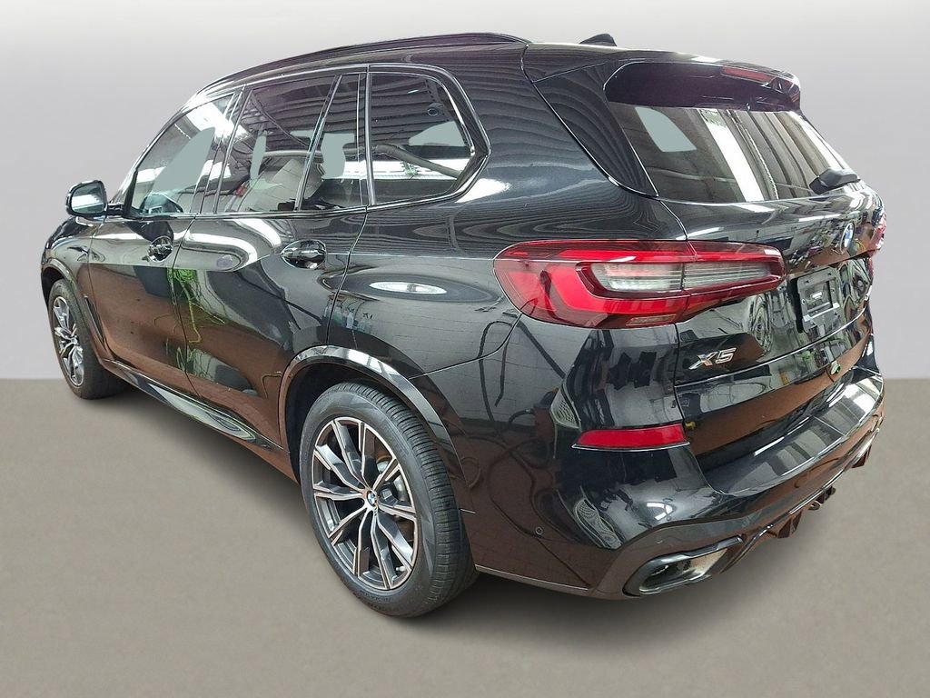 Used 2022 BMW X5 xDrive40i w/ M Sport Package AWD/4WD image 5