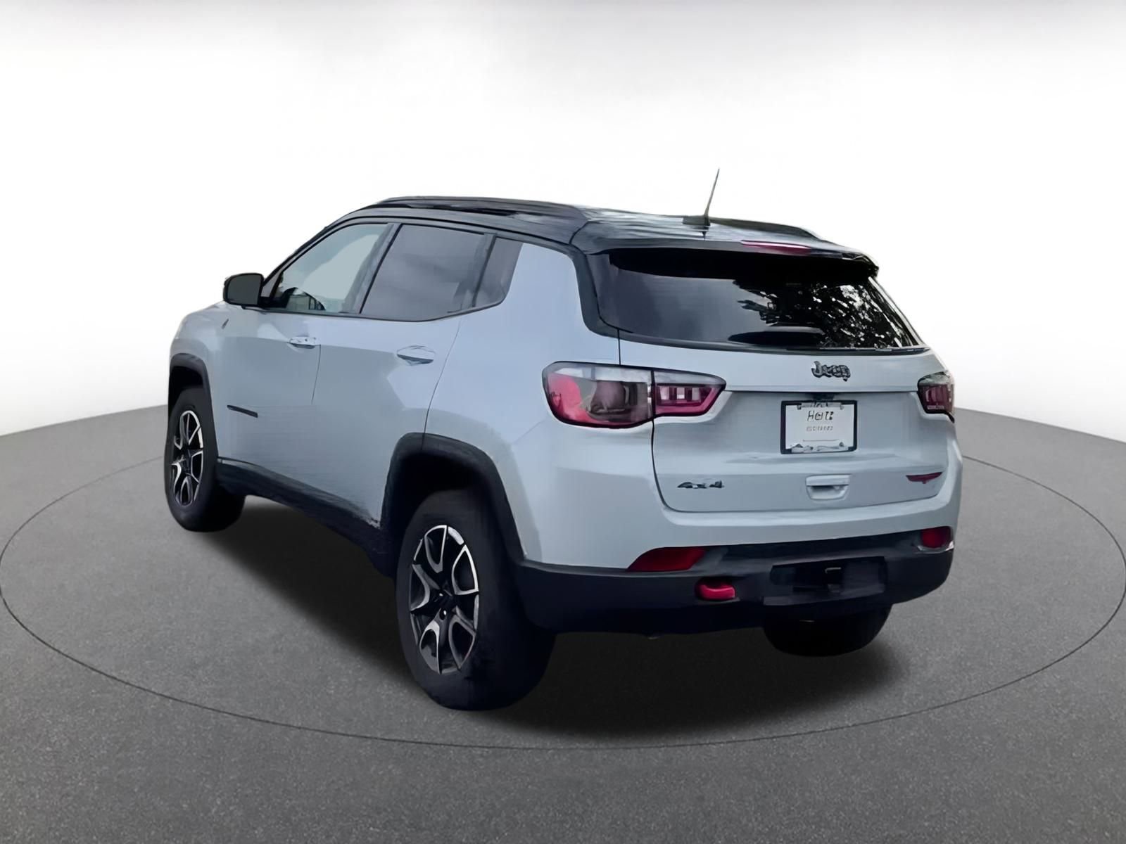 Used 2025 Jeep Compass Trailhawk w/ Trailer Tow Group image 10