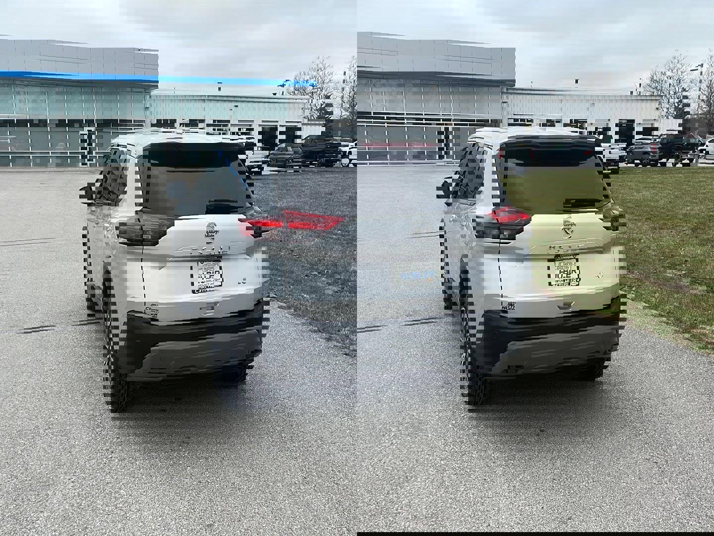 Used 2022 Nissan Rogue SV image 3