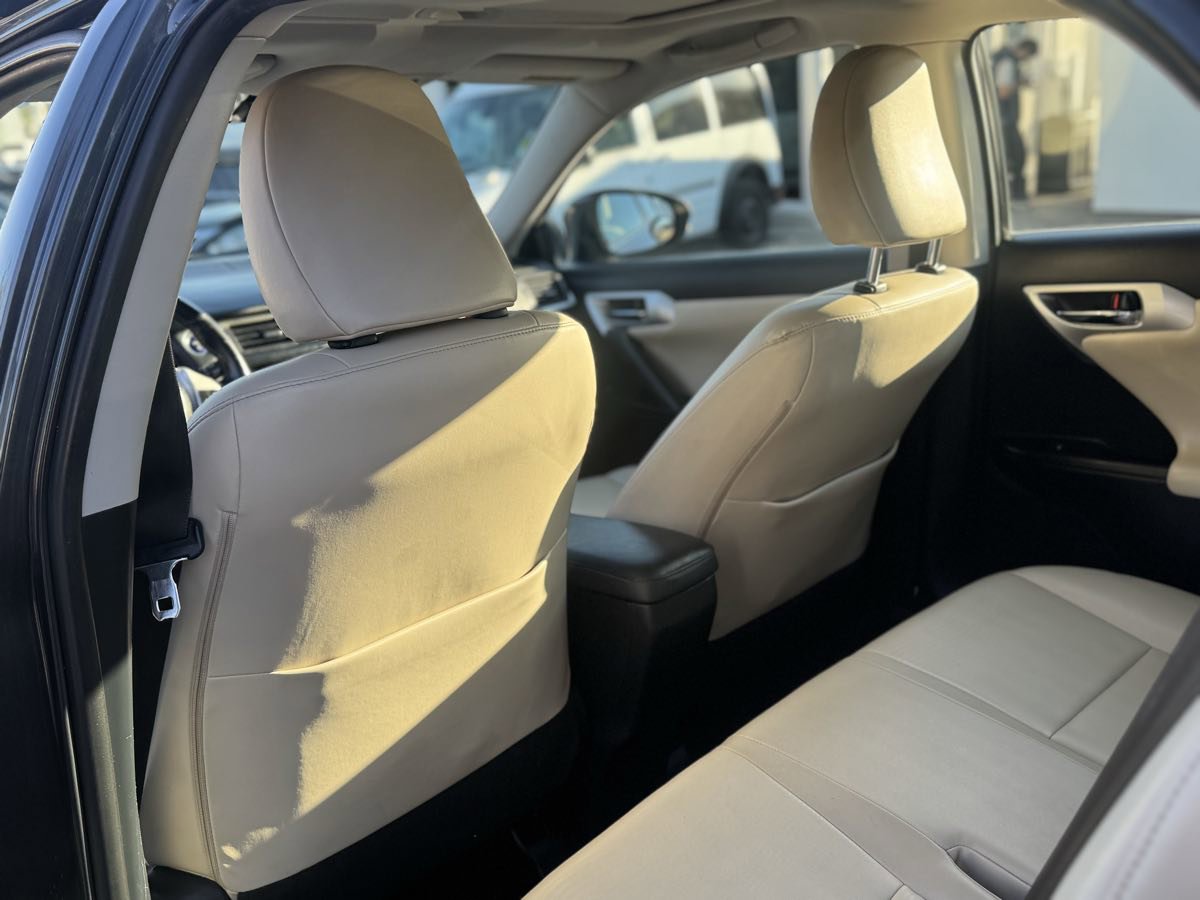 Used 2011 Lexus CT 200h image 8