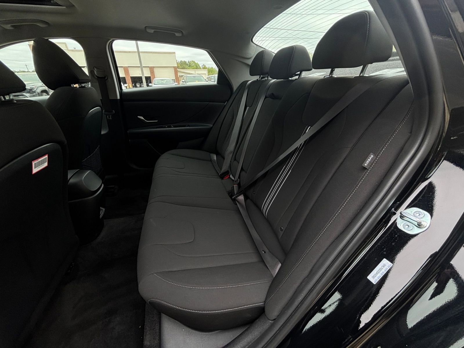 Used 2025 Hyundai Elantra SEL image 32