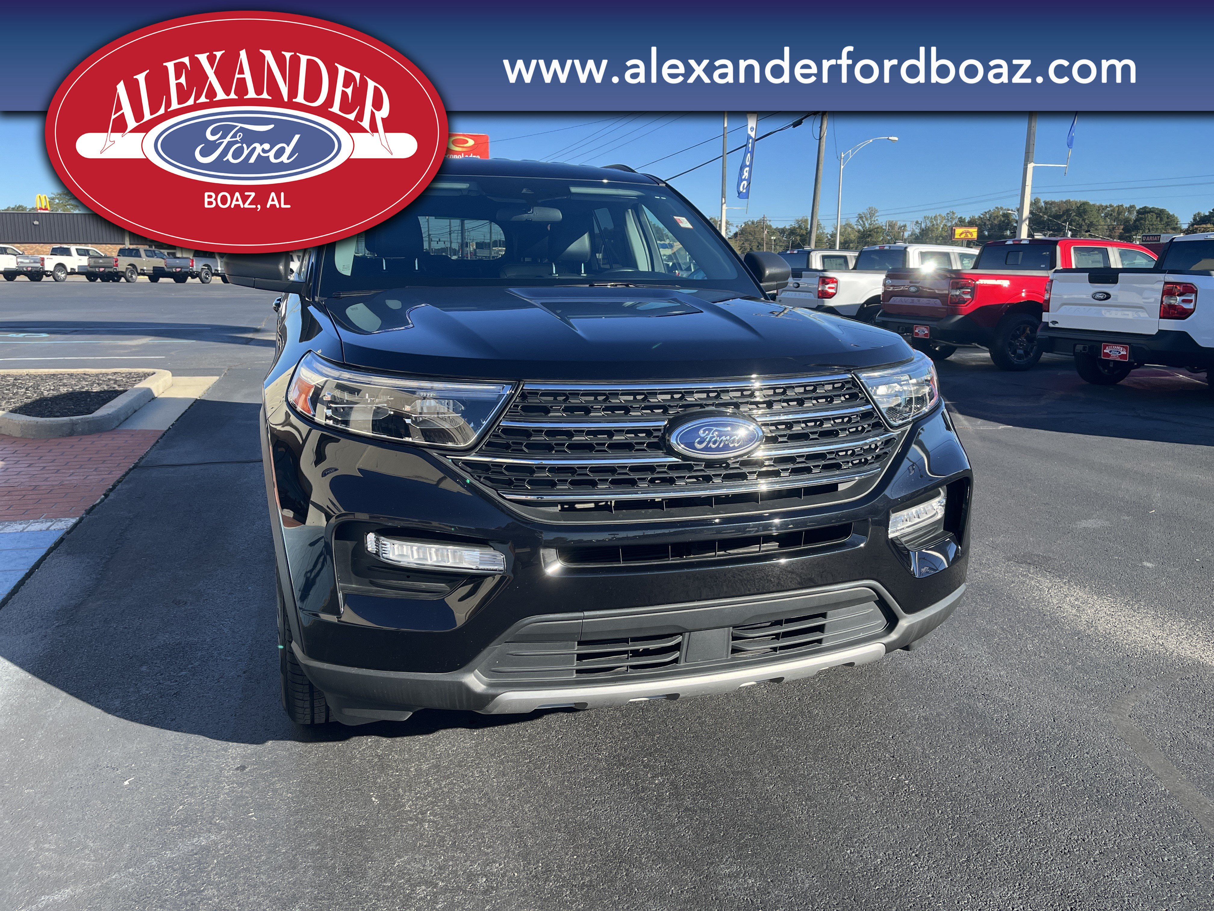 Used 2023 Ford Explorer XLT w/ Equipment Group 202A AWD/4WD image 5