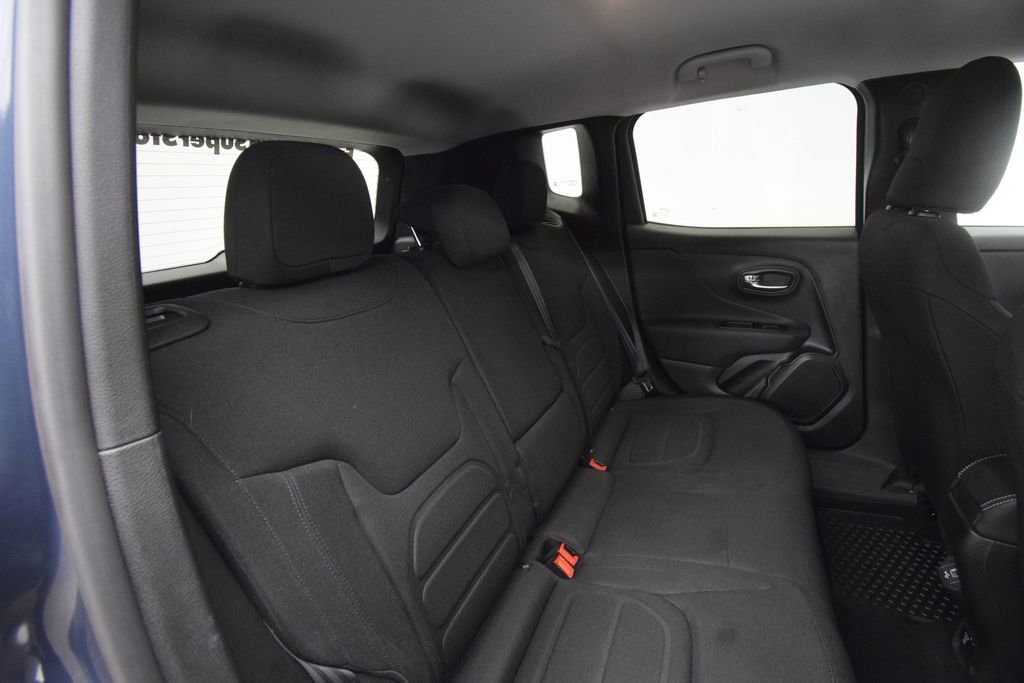 Certified 2022 Jeep Renegade Latitude w/ Convenience Group AWD/4WD image 22