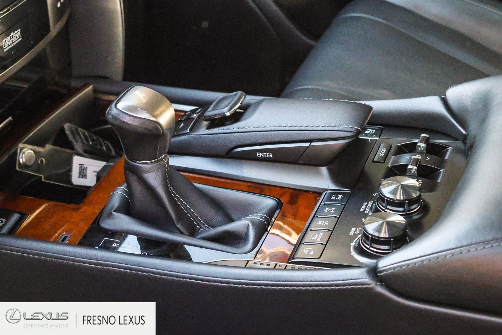 Used 2019 Lexus LX 570 4WD w/ Luxury Package image 21