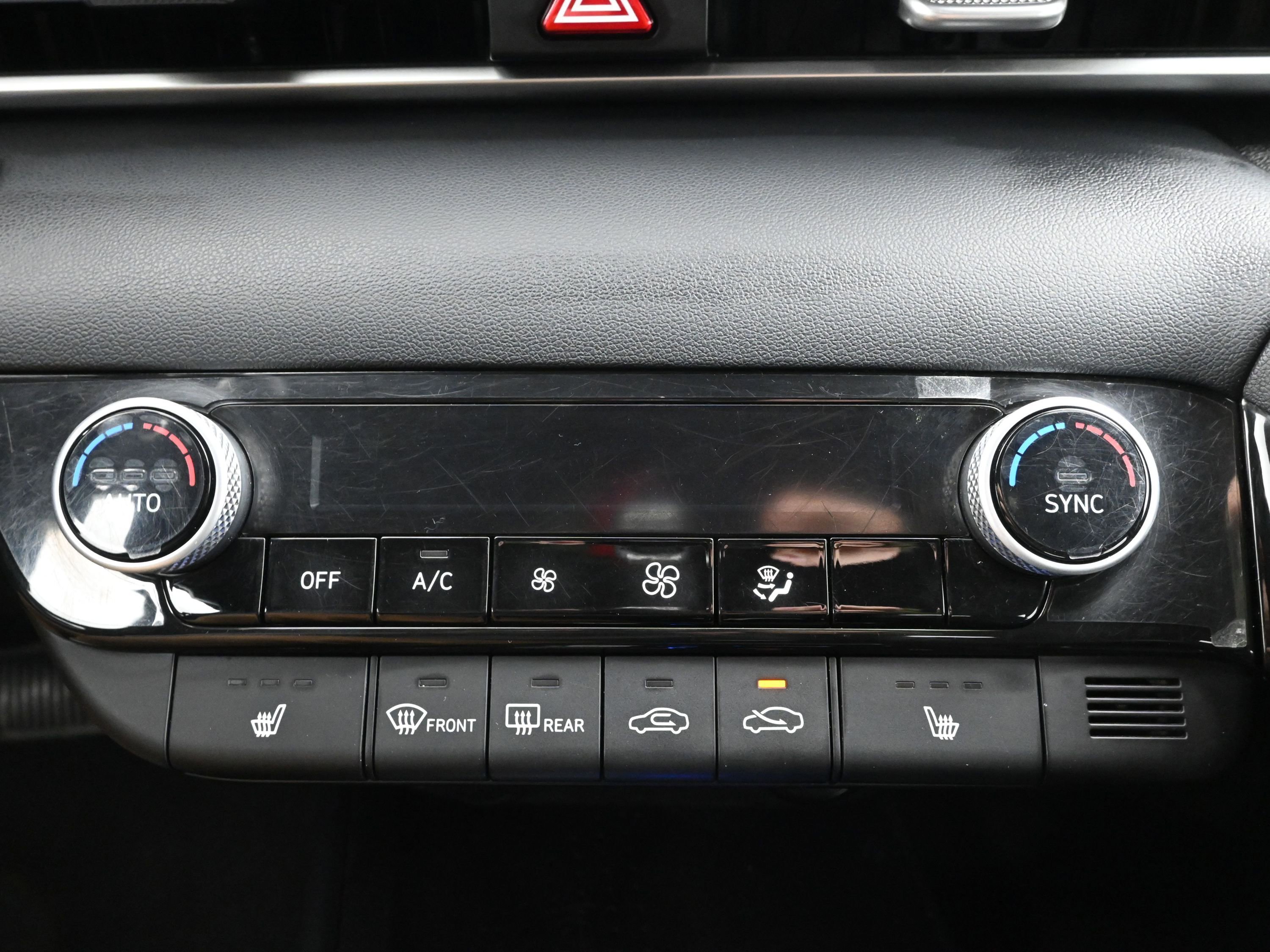 Certified 2022 Hyundai Elantra SEL w/ Convenience Package image 16