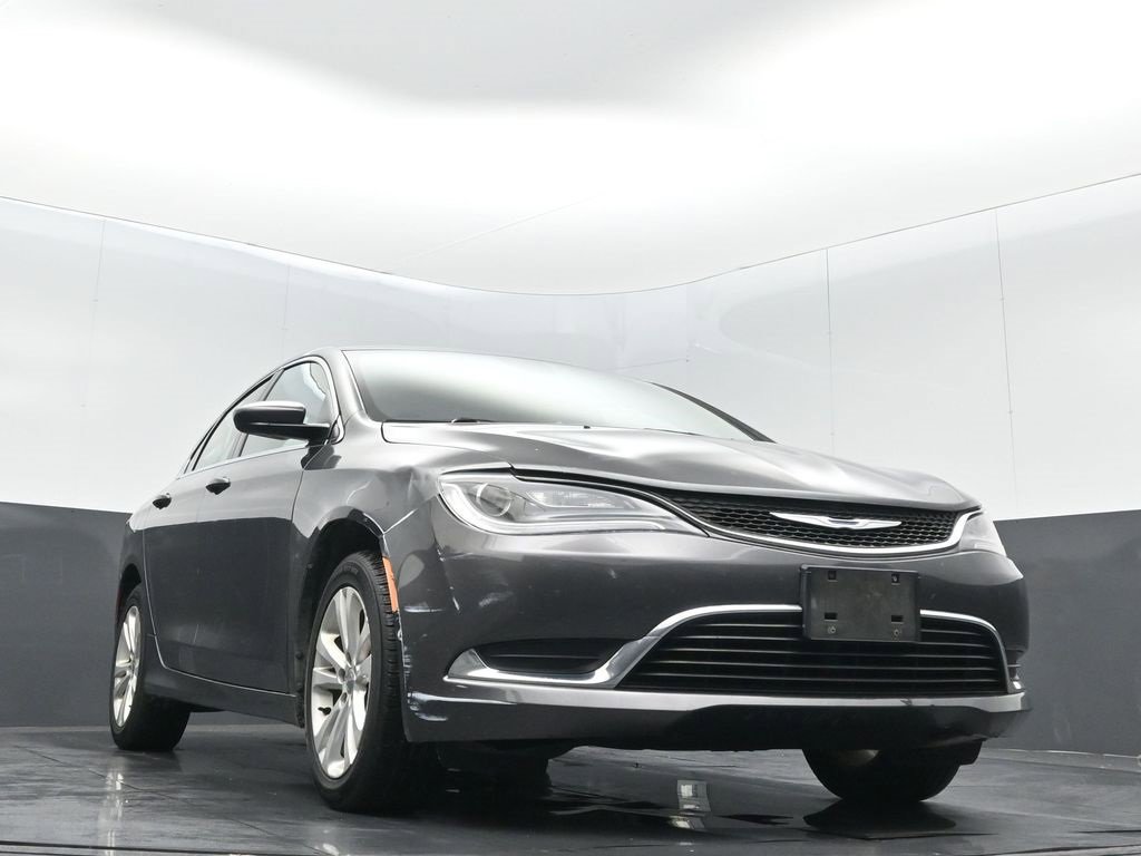 Used 2015 Chrysler 200 Limited w/ Convenience Group image 5