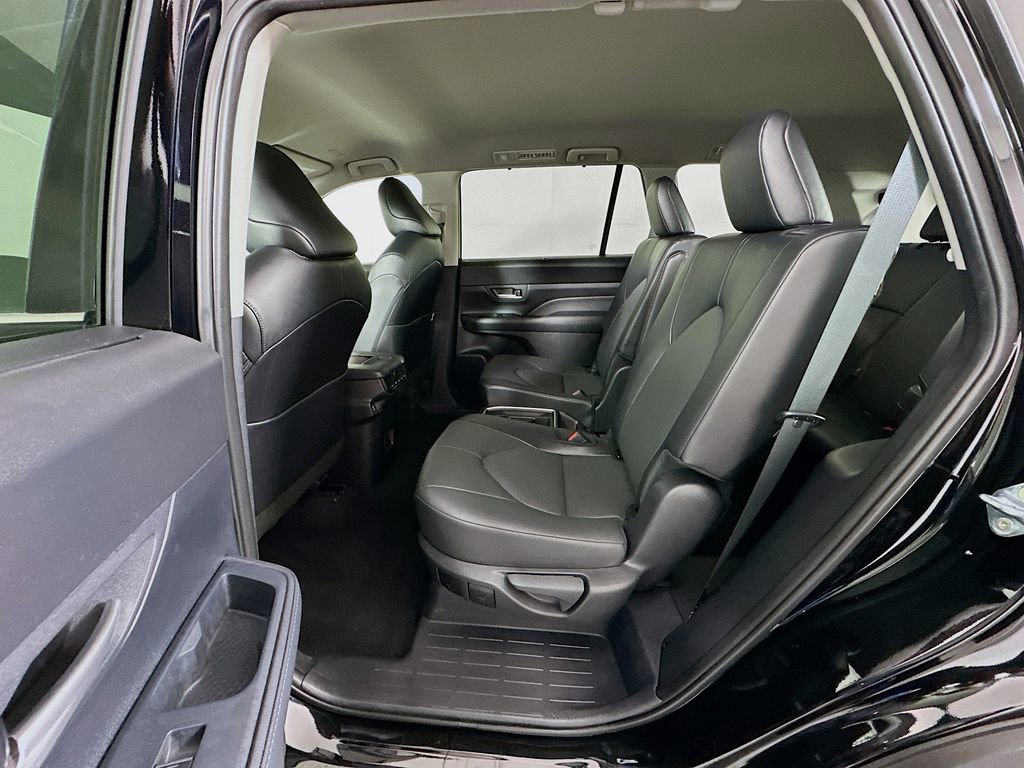 Certified 2025 Toyota Grand Highlander AWD image 24