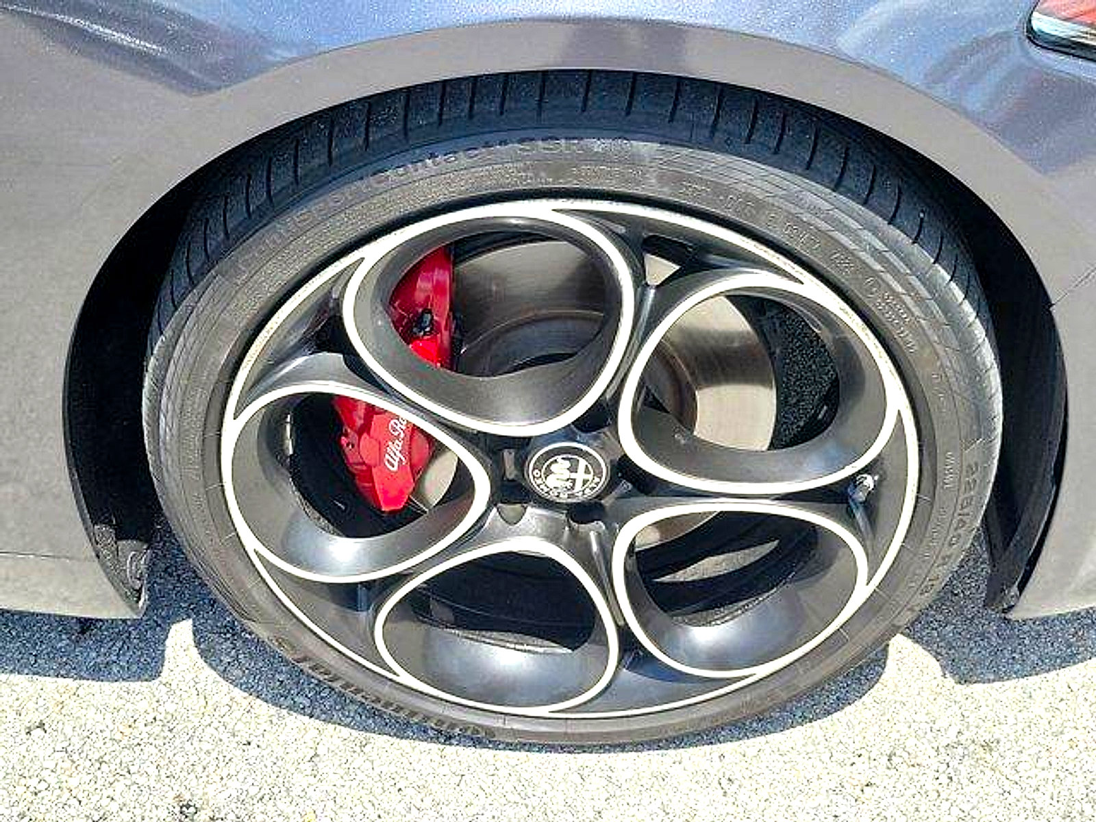 Used 2023 Alfa Romeo Giulia Ti w/ Active Assist Plus Package RWD image 9