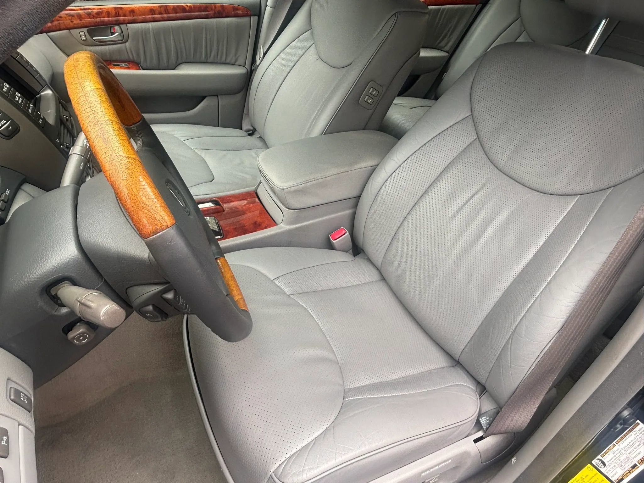 Used 2004 Lexus LS 430 RWD image 18