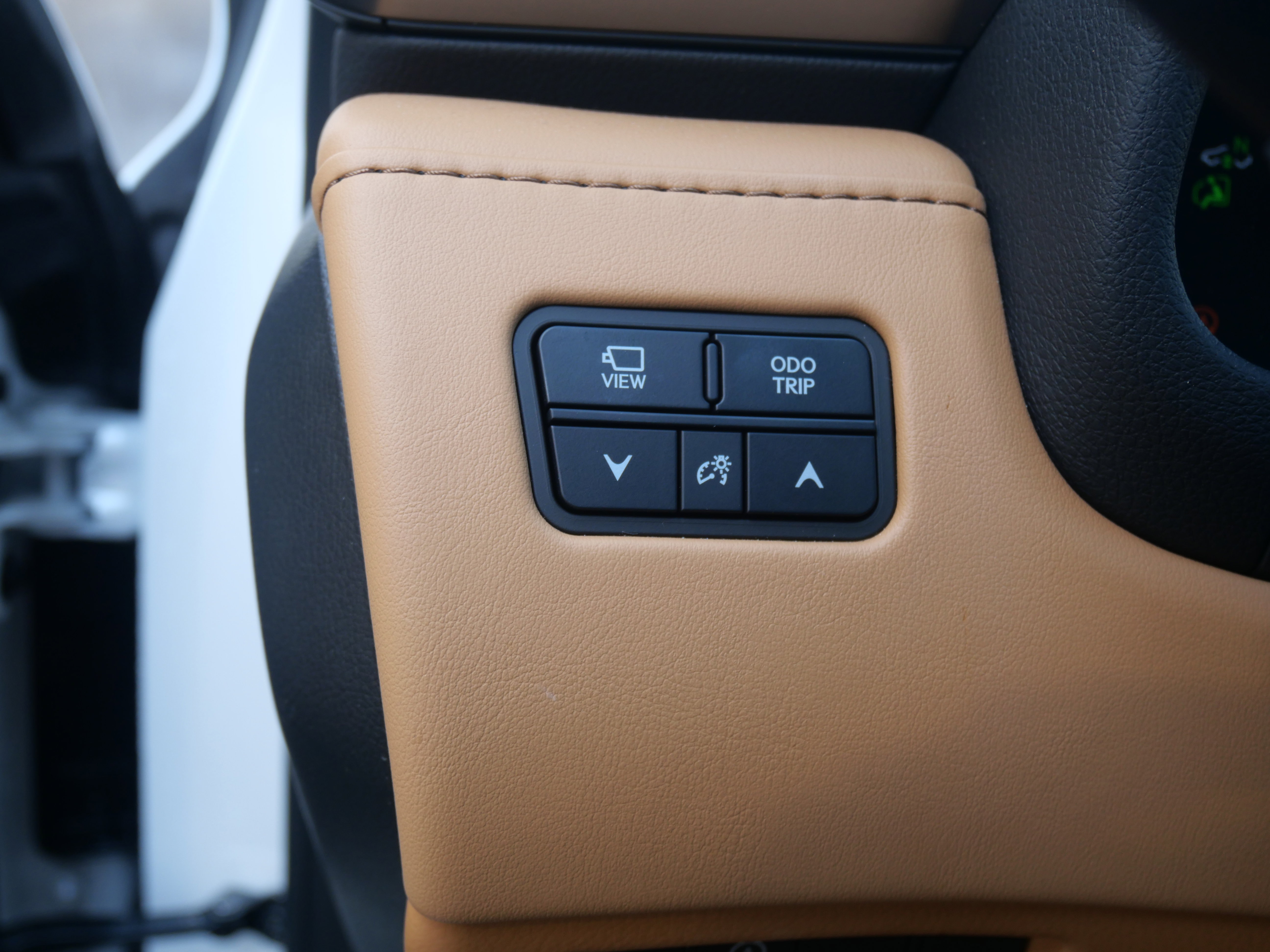 Used 2025 Lexus LX 600 4WD w/ Luxury Package image 11