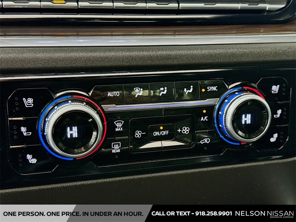 Used 2024 GMC Sierra 2500 SLT w/ SLT Premium Package image 16