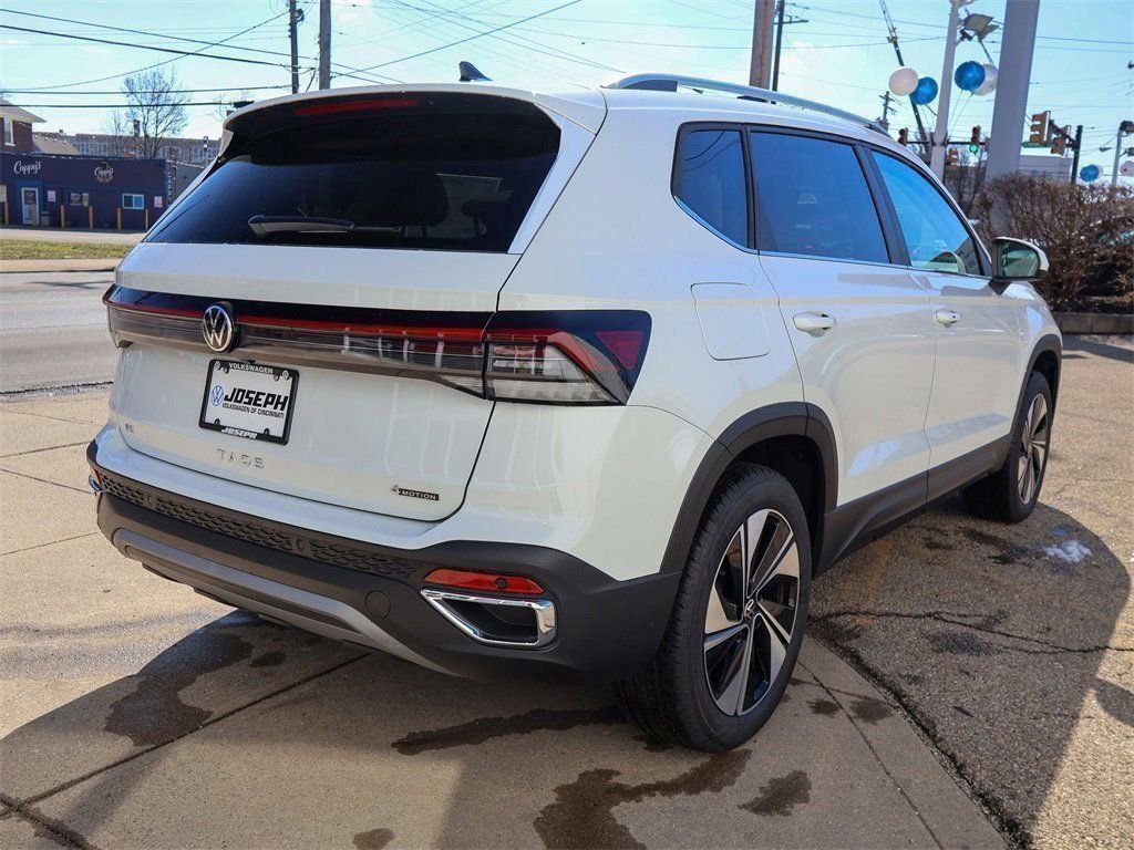 New 2026 Volkswagen Taos SE image 5