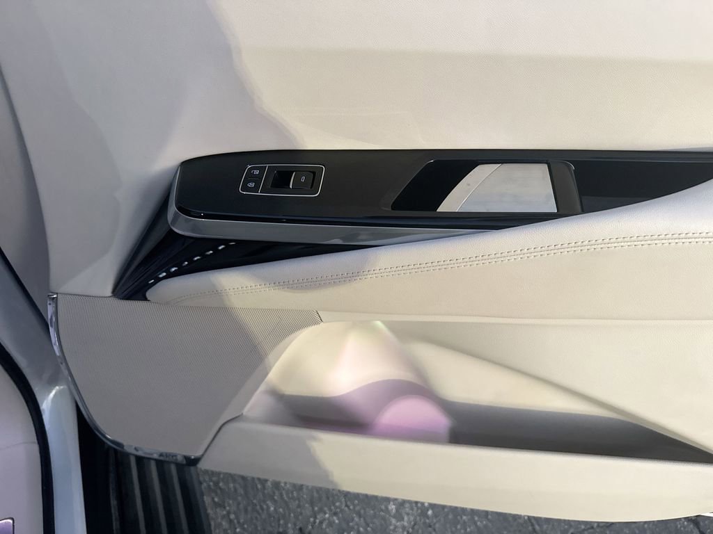 Used 2025 Cadillac Escalade Premium Luxury Platinum w/ LPO, Floor Liner Package image 33